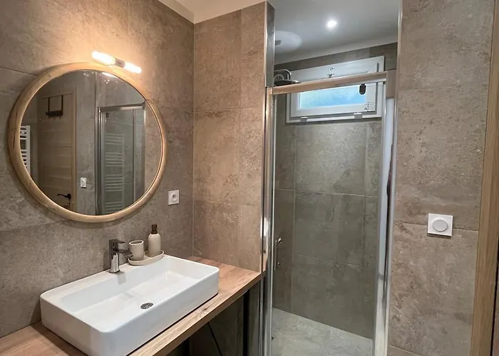 Rez-de-villa Avec Terrasse Privative Sur Jardin 阿雅克肖
