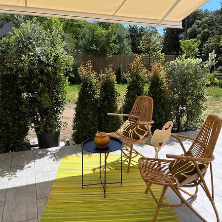 Daire Rez-de-villa Avec Terrasse Privative Sur Jardin Ajaccio (Corsica)
