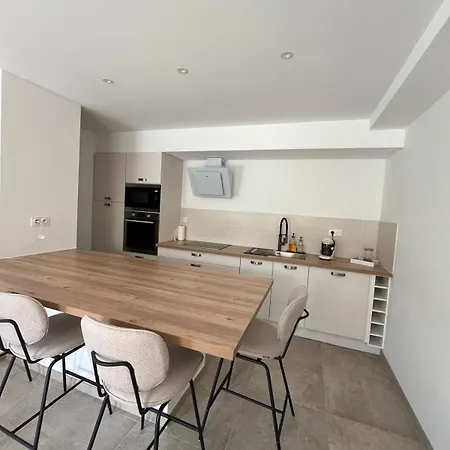 Rez-de-villa Avec Terrasse Privative Sur Jardin * Ajaccio (Corsica)