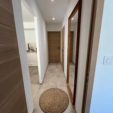 Apartment Rez-de-villa Avec Terrasse Privative Sur Jardin *